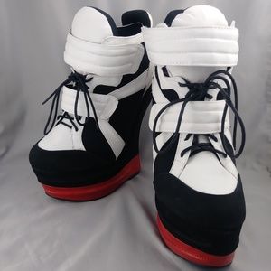 PRIVILEGED Women's Harkins Wedge Sneaker - Size 10